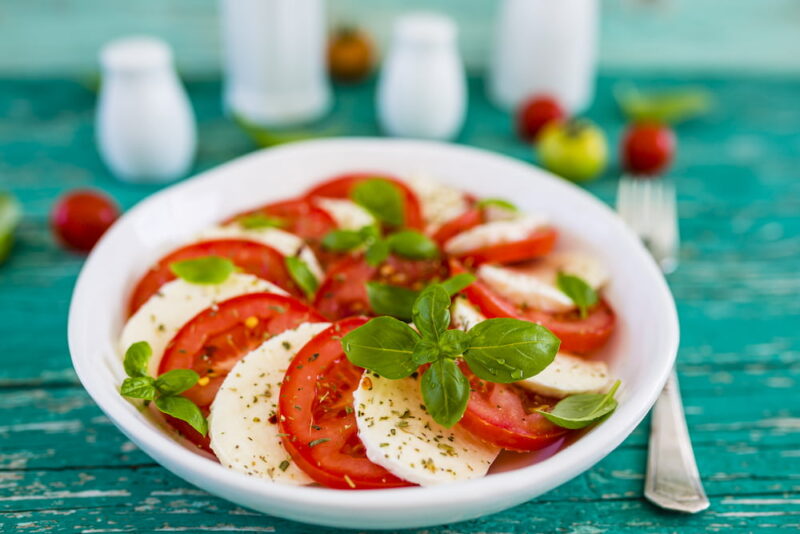 how to make caprese salad