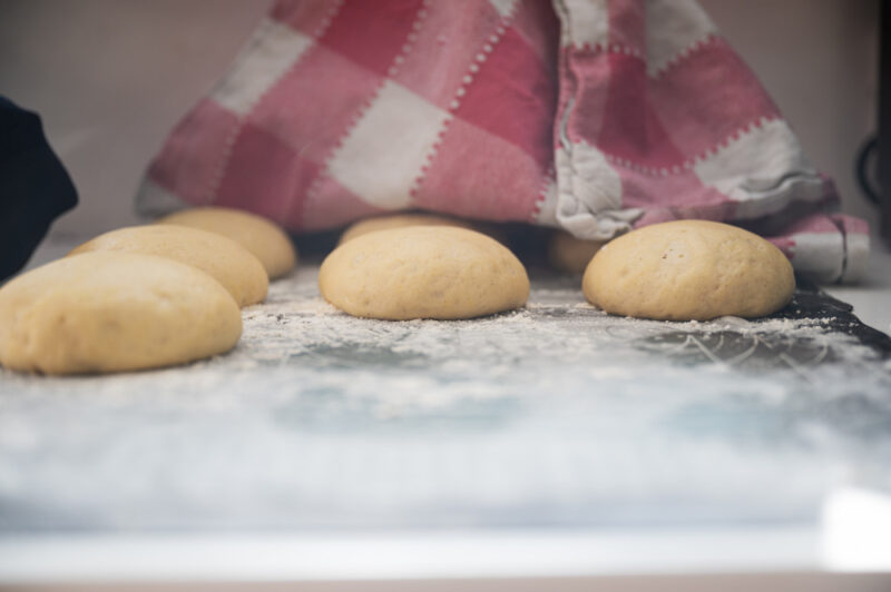 how to make kneaded bread