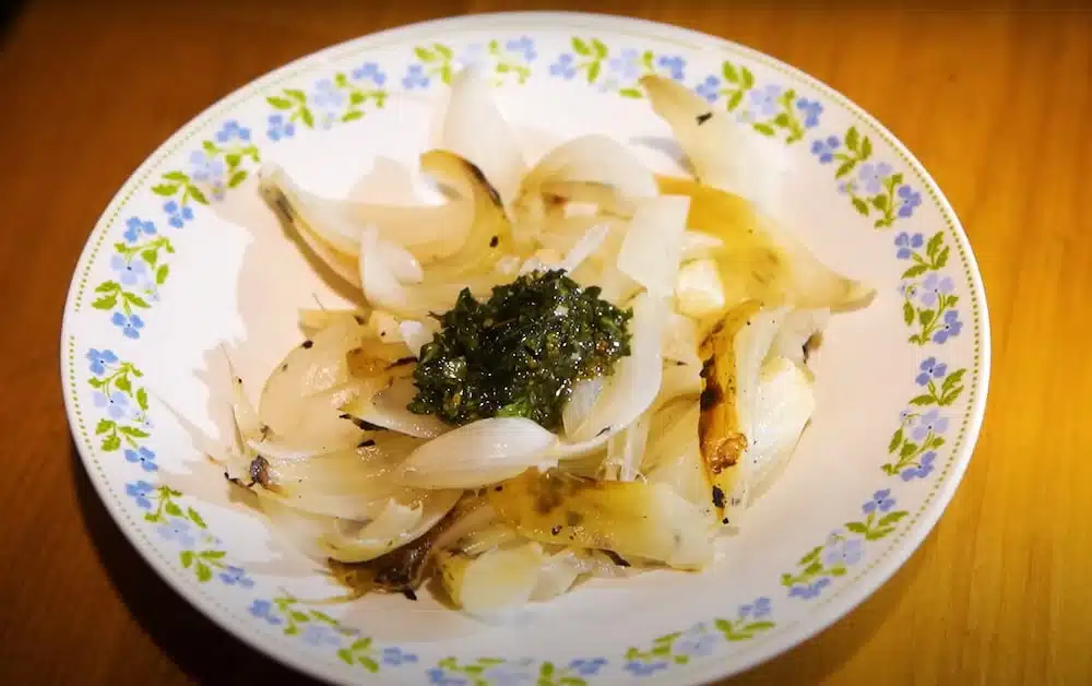 cebollas y verduras a la parrilla